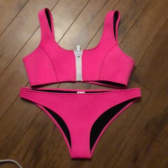 Hoaka swimwear - Picture 1 of 1